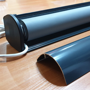 RM 45 Frei hängendes elektrisches Rollo, Größe 168 x 286 cm, Farbe B609 Anthrazit