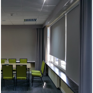 RM 40 Elektrisches Verdunkelungsrollo, Größe 165x160 cm