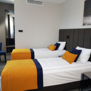 Narzuta na łóżko hotelowe PAS 320 w rozm. 80x140 cm za 10 szt.