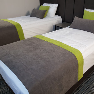 Narzutka hotelowa PAS 337 na łóżko w rozm. 80x170 cm